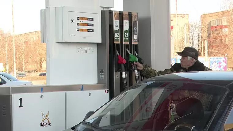 Эксперты Татарстана назвали основные причины снижения стоимости бензина