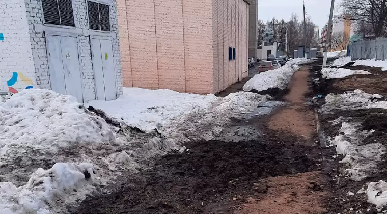 В Нижнекамске сошедший снег обнажил большие недоделки после ремонтных работ