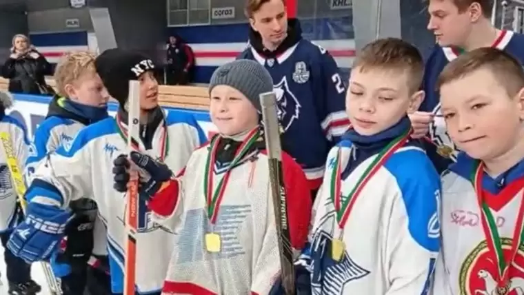 В Нижнекамске подвели итоги зимнего сезона хоккейного турнира «Золотая шайба»