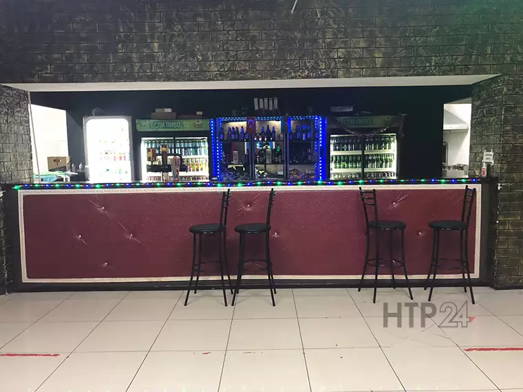 Полицейские изъяли алкоголь в одном из кафе Нижнекамска из-за отсутствия у владельца лицензии