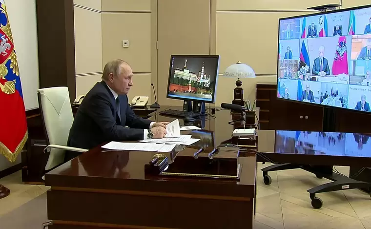 Путин объявил о повышении пособий, пенсий, МРОТ и зарплаты бюджетников