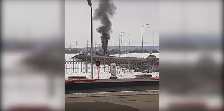 В Татарстане недалеко от автозаправки вспыхнула легковушка