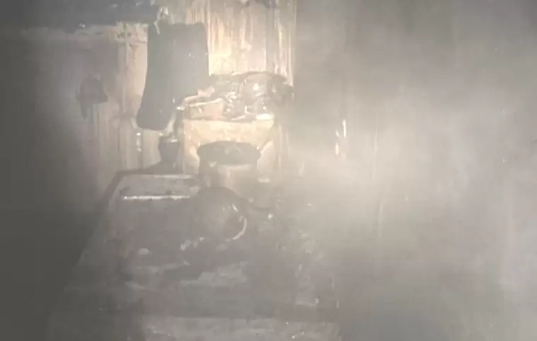 В Чистополе из задымлённой пятиэтажки пожарные спасли 7 человек