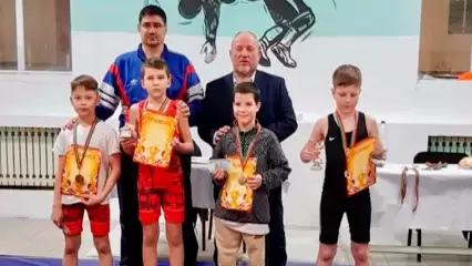 Юные борцы из Нижнекамска стали призёрами турнира