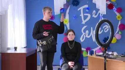 Макияж против рака: известный визажист провел мастер-класс для онкобольных в Нижнекамске - НТР 24