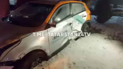 В Татарстане пьяный парень без прав на каршеринговом авто, пытаясь уйти от ГИБДД, устроил массовую аварию