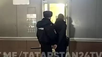 В Татарстане мужчина порезал ножом свою девушку, которая хотела его бросить