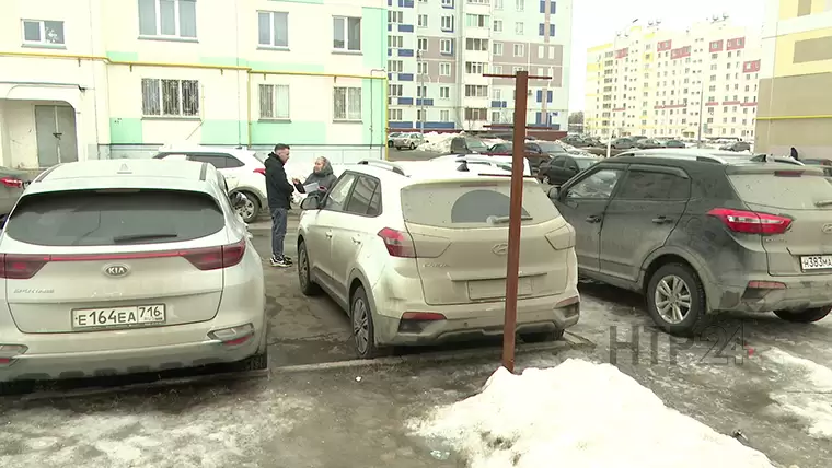 Незаконно установленный знак «Парковка для инвалидов» убрали в одном из дворов Нижнекамска