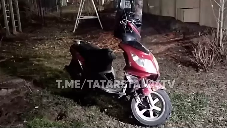В Казани водитель скутера оказался в тупике, пытаясь уйти от полиции