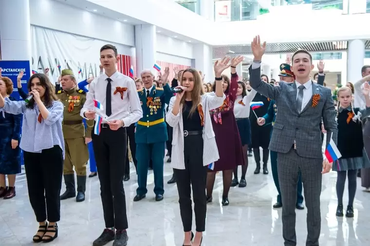 В Нижнекамске прошёл флешмоб в преддверии Дня Победы