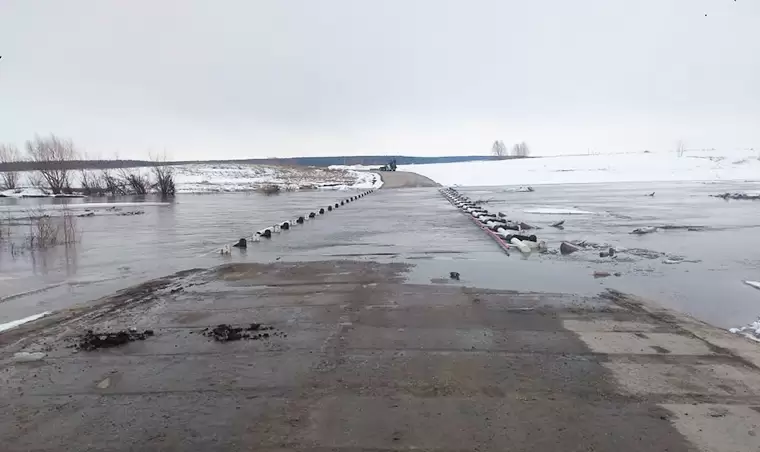 В Татарстане подтопило два моста через реку Свияга