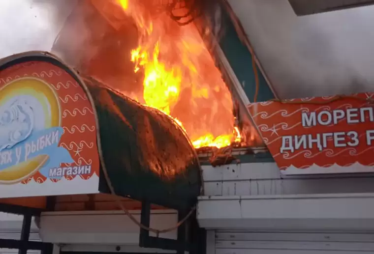Установлена причина пожара в магазине на центральном рынке Нижнекамска