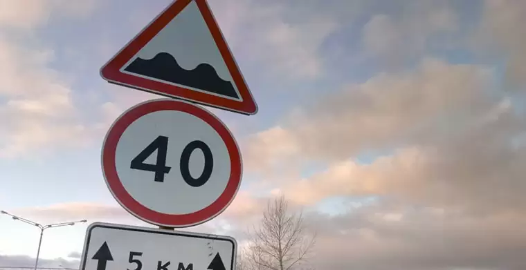 СМИ: в Татарстане неизвестные украли два десятка дорожных знаков