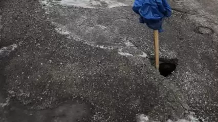 В Нижнекамске стали появляться провалы на дорогах - НТР 24