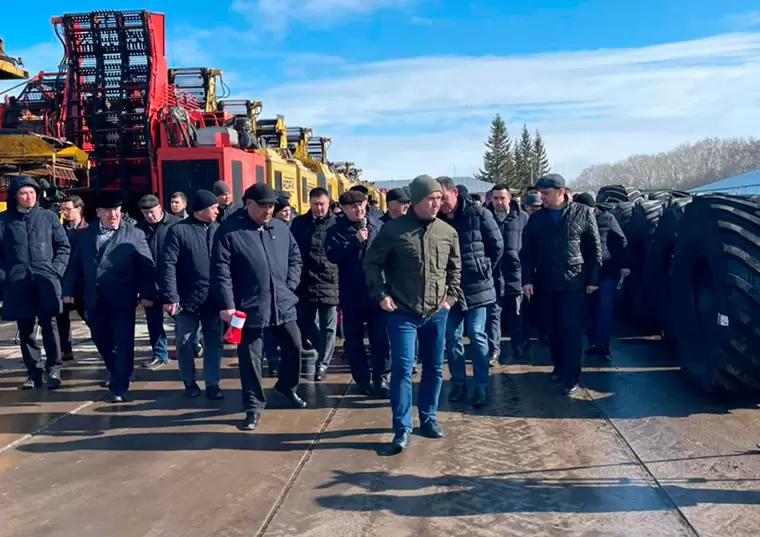 В Апастовском районе провели заседание зонального штаба по подготовке техники к весенне-полевым работам