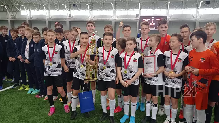 Нижнекамский «Нефтехимик» стал победителем футбольного турнира памяти Болодурина