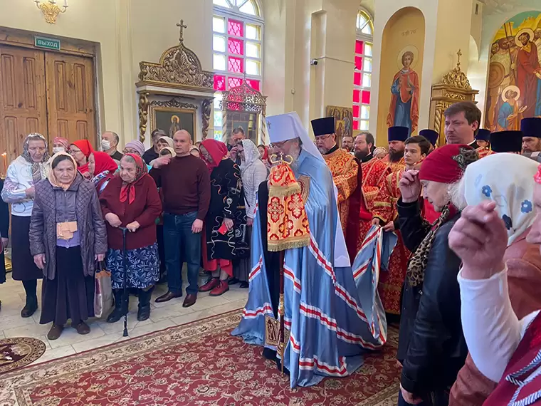 Митрополит Казанский и Татарстанский Кирилл поздравил православных нижнекамцев со Светлой седмицей