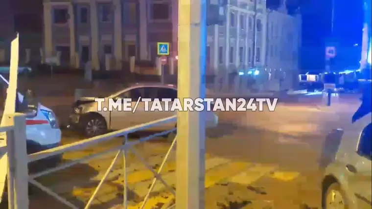 В Казани столкнулись две иномарки, никто не признаёт свою вину