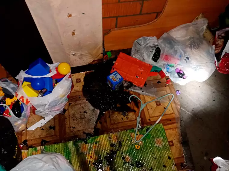 В Арске пожарные спасли спящих детей из задымленной квартиры