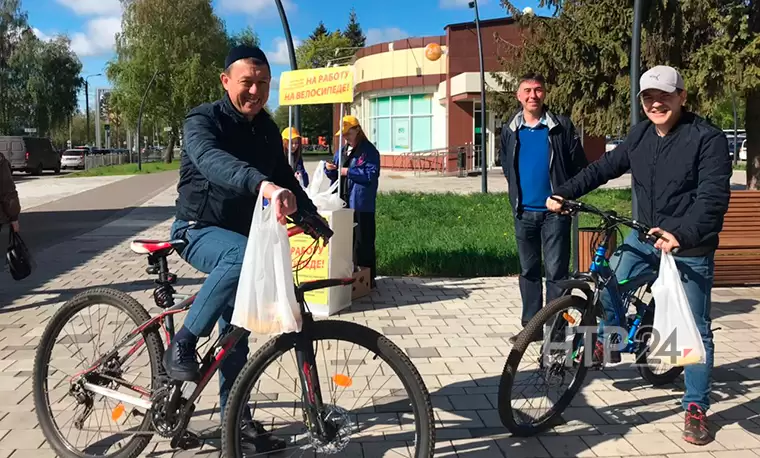 Руководитель исполкома Нижнекамского района приехал на работу на велосипеде