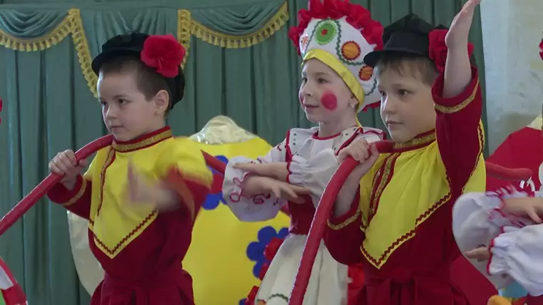 Юные нижнекамцы продемонстрировали традиции разных народов Татарстана