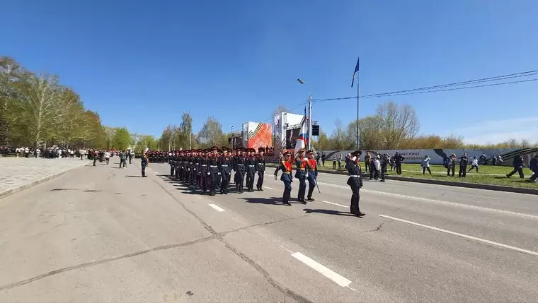 В Нижнекамске прошел парад, посвящённый 77-й годовщине Победы в Великой Отечественной войне