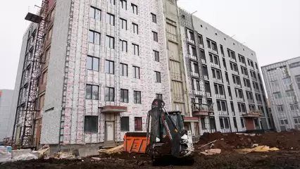 В Нижнекамске на 60% выполнена облицовка нового здания больницы - НТР 24