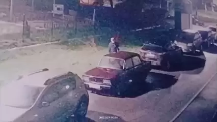 Пьяный житель Казани пытался угнать автомобили, чтобы доехать до дома