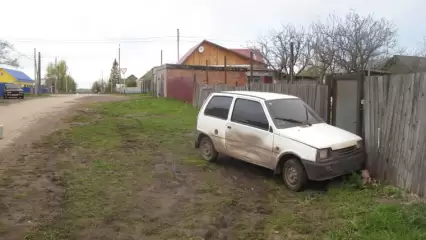 В Татарстане парень попытался угнать две машины, чтобы уехать к бабушке в деревню