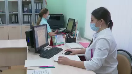 Названа средняя зарплата медсестры в Нижнекамске