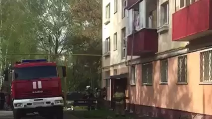 В Нижнекамске к дому на пр. Строителей из-за пригоревшей еды приезжали пожарные