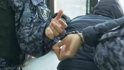 В Нижнекамске пьяный мужчина ограбил на улице прохожего - НТР 24