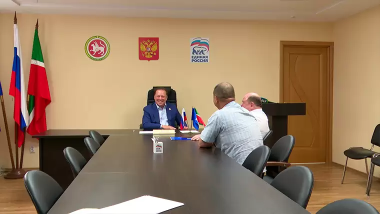Депутата Госдумы РФ попросили найти деньги на ремонт клуба в селе под Нижнекамском