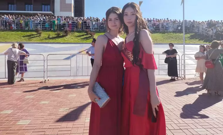 В Нижнекамске проходит бал выпускников 2022 года