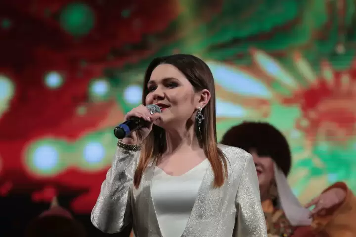Певица из Татарстана Дина Гарипова родила сына
