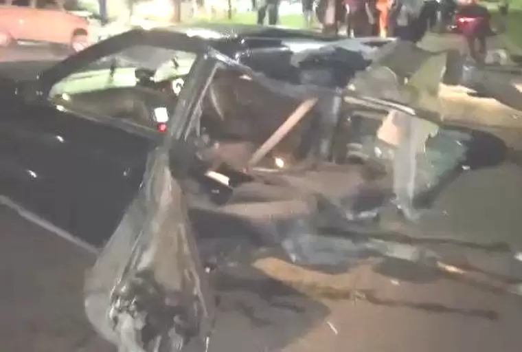 В Челнах во время нелегальных гонок погиб водитель, его машину разорвало на части