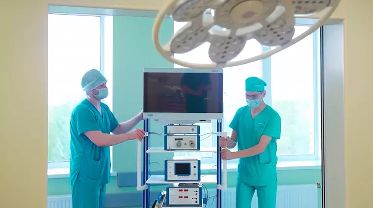 Детской больнице Нижнекамска подарили уникальное оборудование для операций