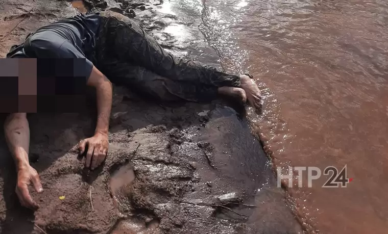 В Нижнекамском районе из Камы вытащили рыбака, которого выбросило из лодки