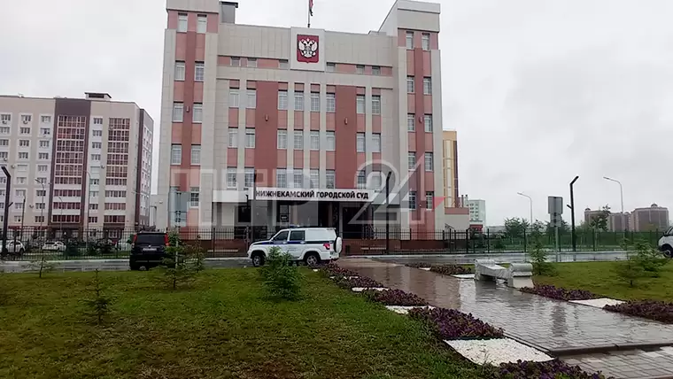В Нижнекамске вновь эвакуировали городской суд из-за письма о заложенной бомбе