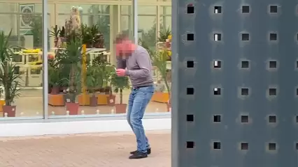 Нижнекамцы поделились видео со странным мужчиной в центре города