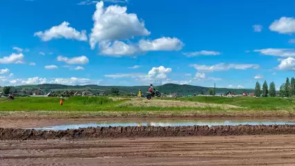 На Сабантуе в Нижнекамске отменили скачки из-за размытого после дождя поля