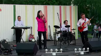 Музыкальный фестиваль в Нижнекамске собрал на одной сцене металлистов и татарскую эстраду