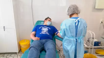 Жители Нижнекамска в День донора сдали более 36 литров крови