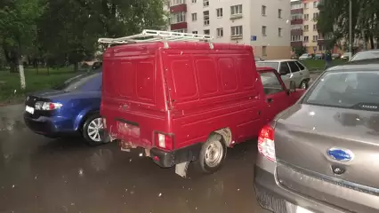 В Нижнекамске мужчина угнал «каблук», покатался и бросил его во дворах - НТР 24