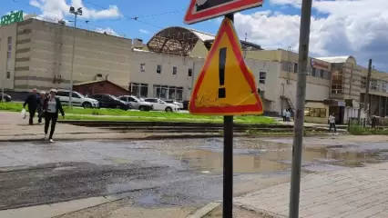 «Свершилось чудо!»: нижнекамцы делятся фото ремонта дороги возле ТЦ «Берёзка»