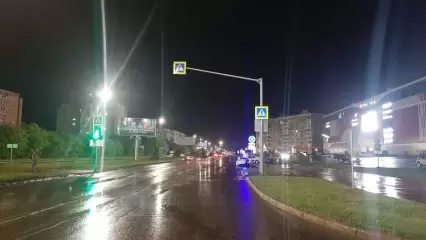 В Нижнекамске велосипедист не спешился на переходе и попал под машину - НТР 24