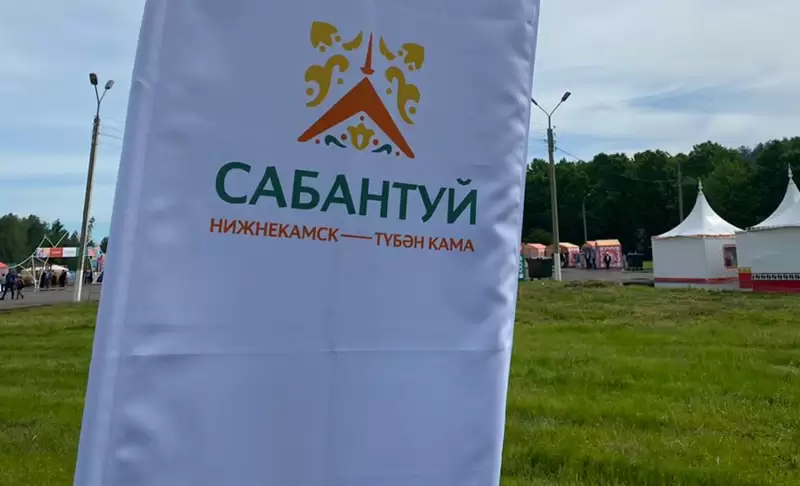 Минниханов поздравил жителей Татарстана с Сабантуем
