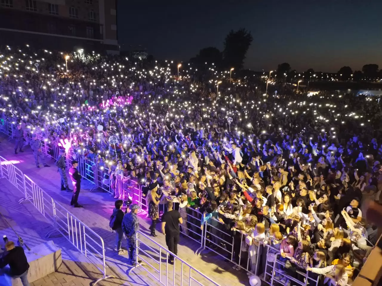 Вечерний концерт на набережной Камы в честь Дня молодежи собрал 30 тыс. нижнекамцев