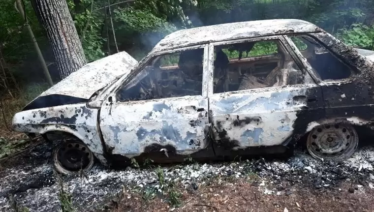 Под Нижнекамском в лесу произошла авария с возгоранием, водитель сбежал