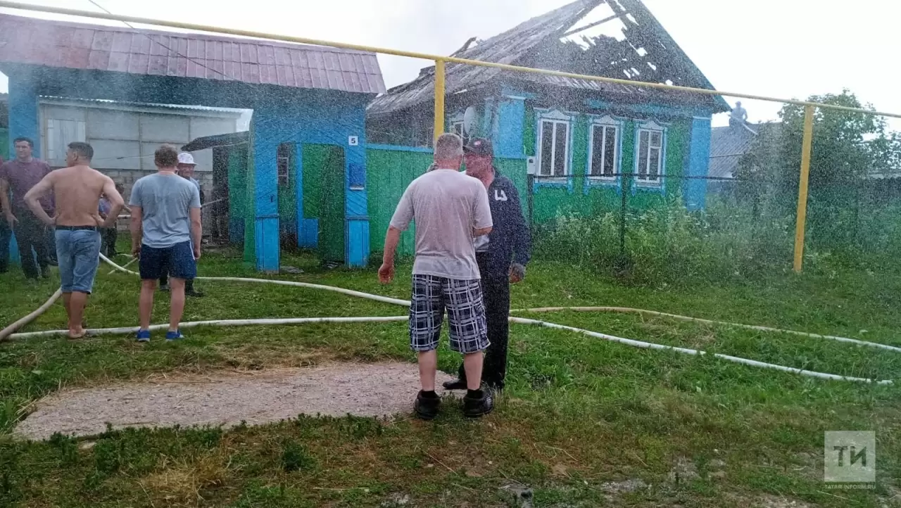 В Татарстане 12-летний мальчик спас трёх младших сестер из горящего дома